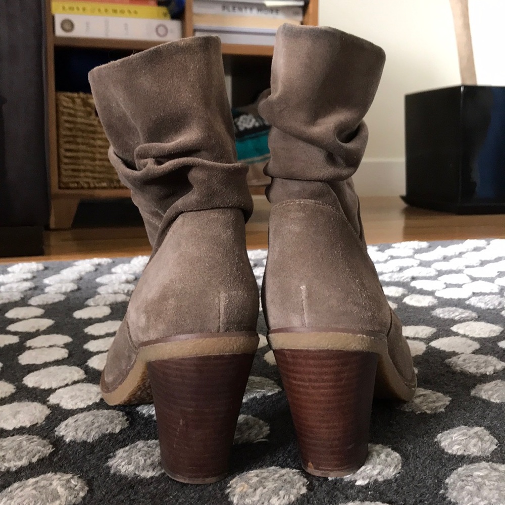 Vince Camuto Slouch Taupe Bootie, SZ 10 - Picture 4 of 6